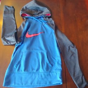 Women's Nike Therma-Fit hoodie